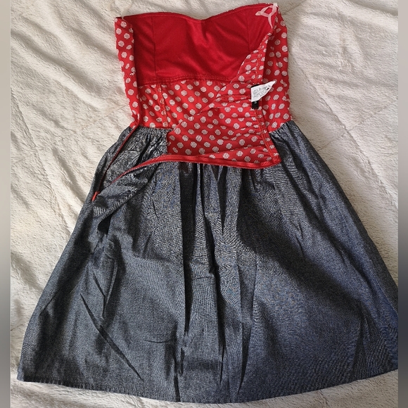 Cute little dress - Picture 7 of 10